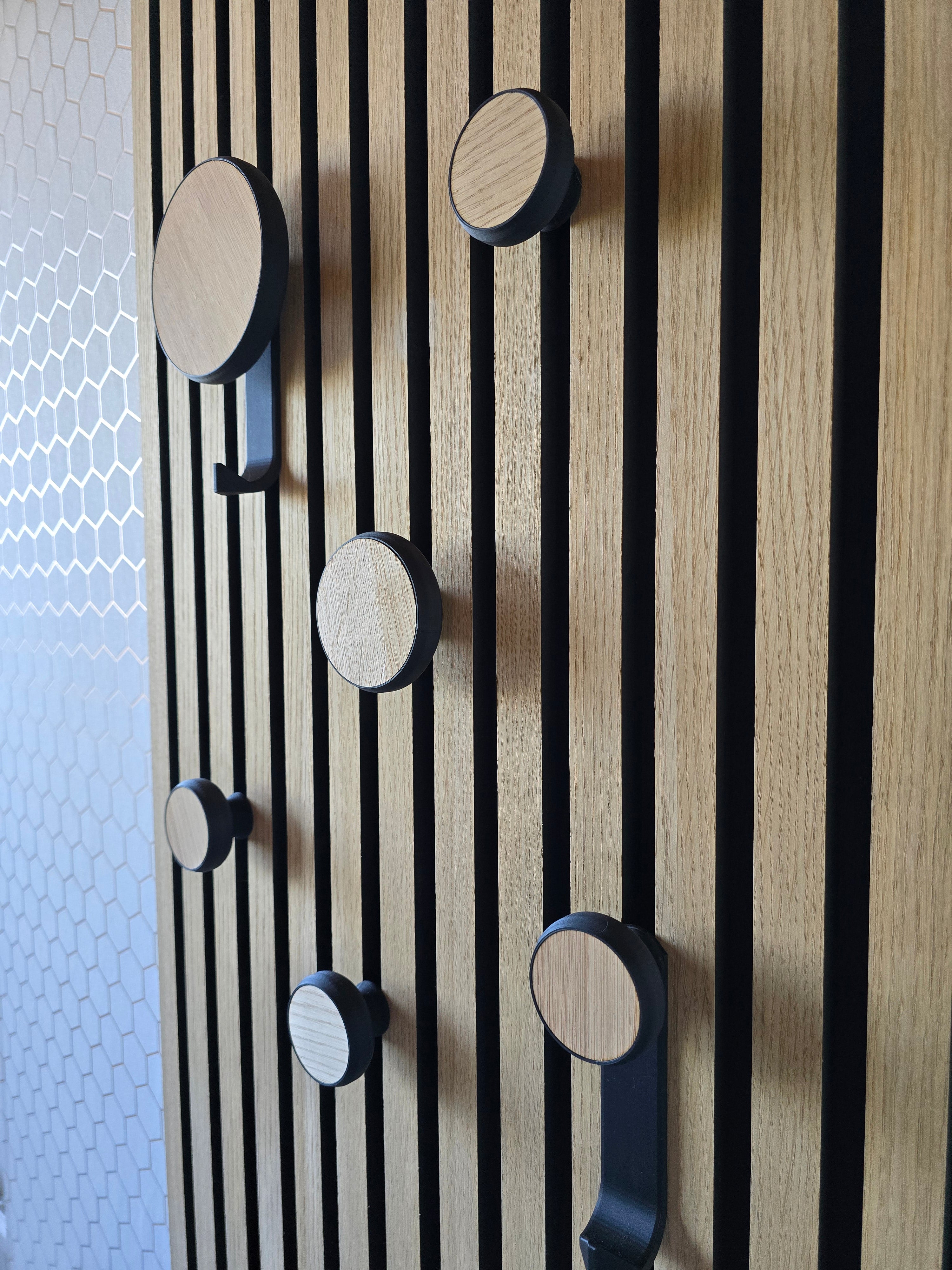 Round Hook/Hanger Oak Wood Veneer for Acoustic Panels - Installation Type: Wall Clip