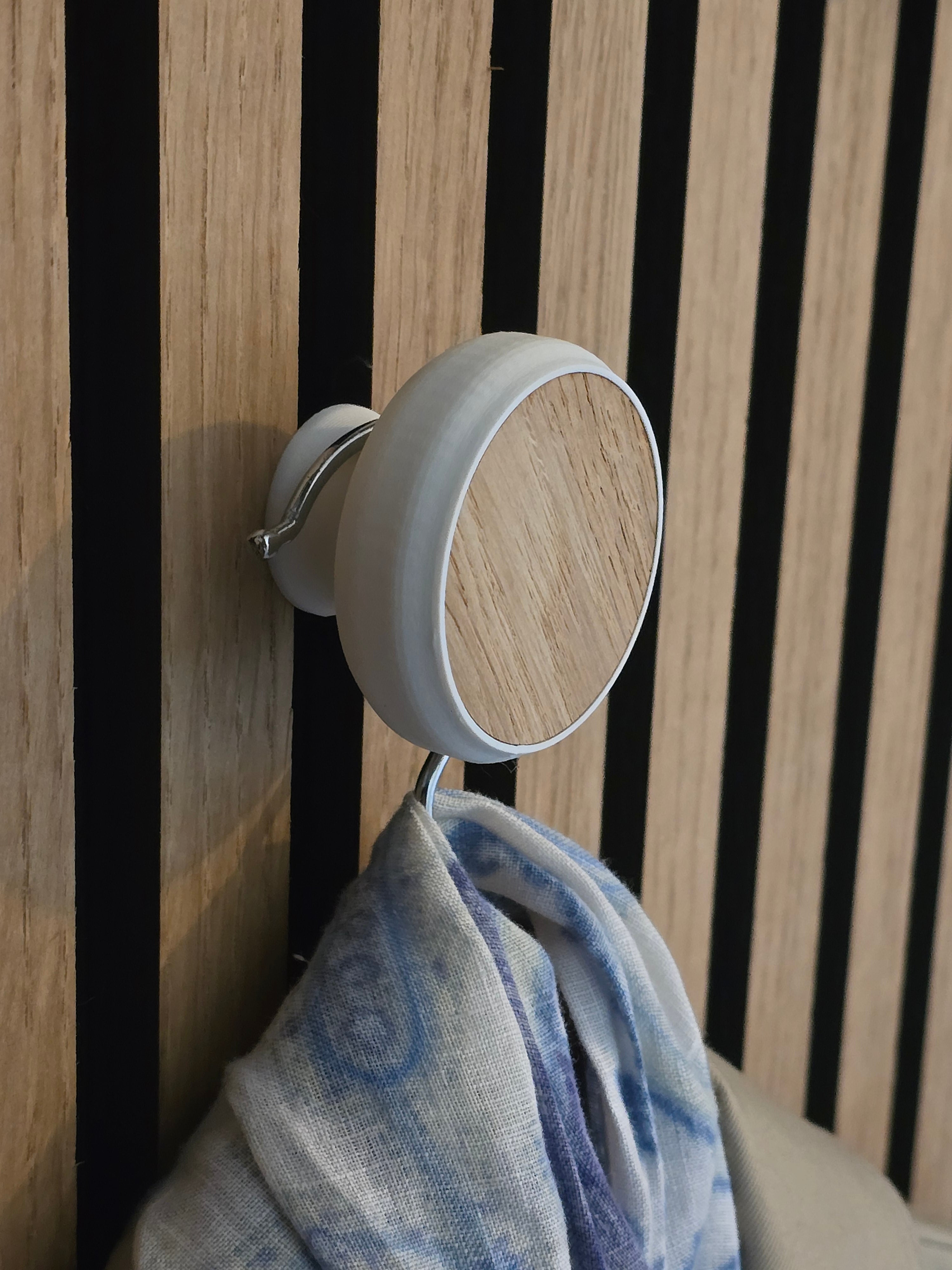 Round Hook/Hanger Oak Wood Veneer for Acoustic Panels - Installation Type: Wall Clip