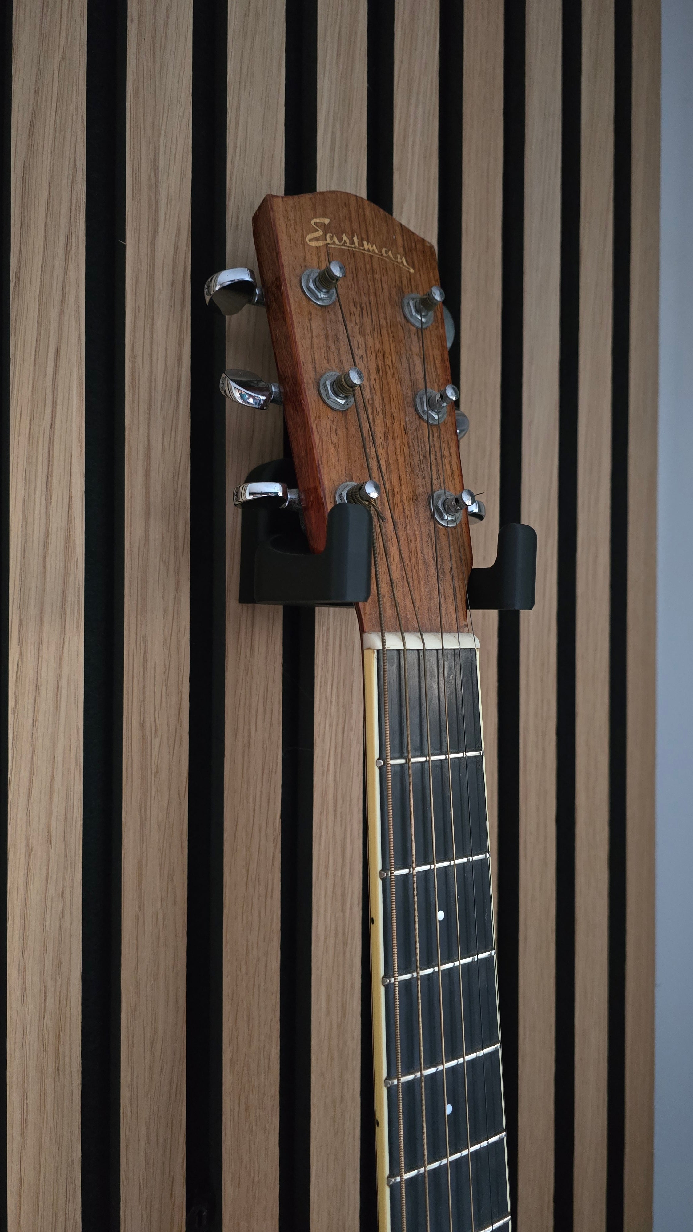 Gitarrenaufhänger für Akustikplatten - Montageart: Einschrauben