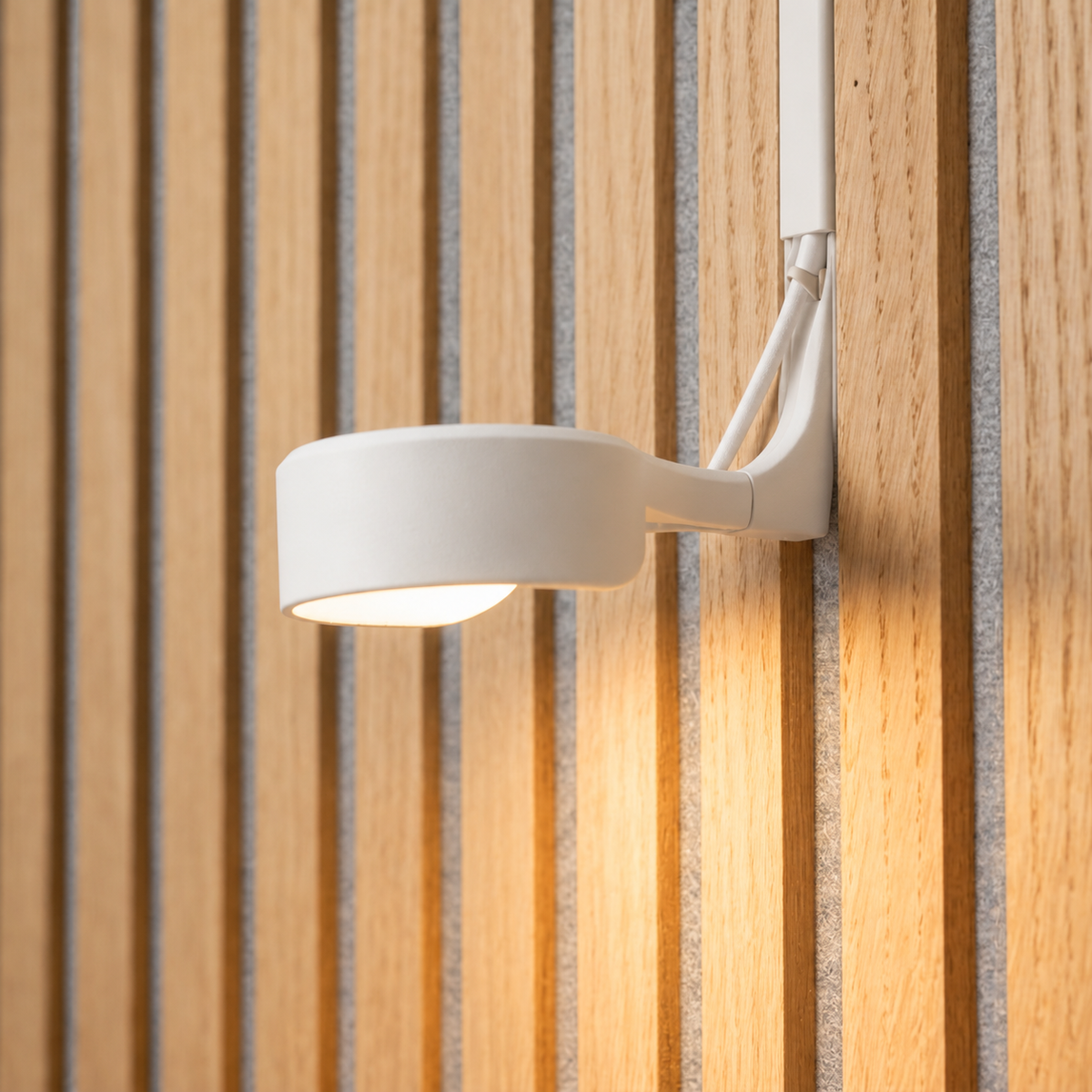 WallTune LED-Spot mit Halterung (IKEA STRIMSÄV im Lieferumfang) - Montage: Wandclip