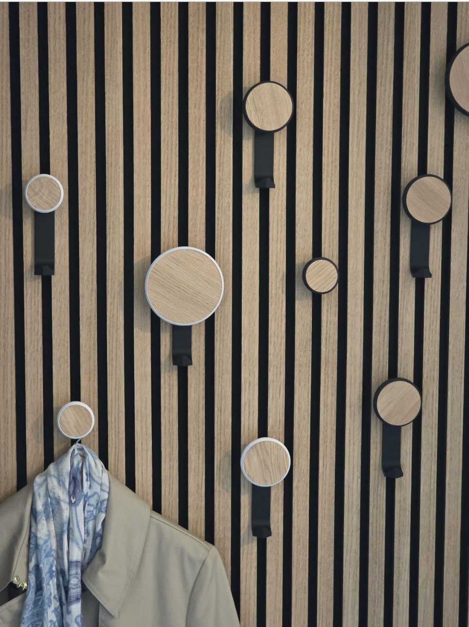 Round Hook/Hanger Oak Wood Veneer for Acoustic Panels - Installation Type: Wall Clip