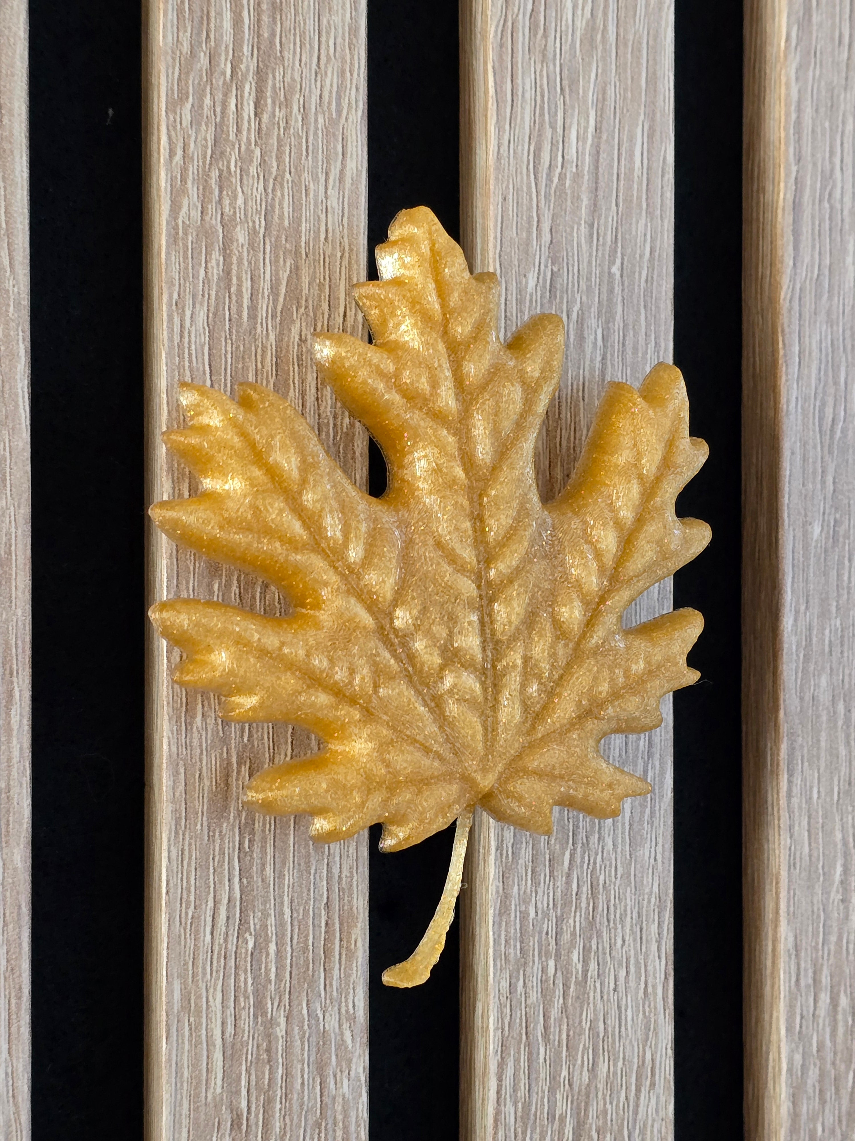 Autumn decoration - Installation: Wall Clip