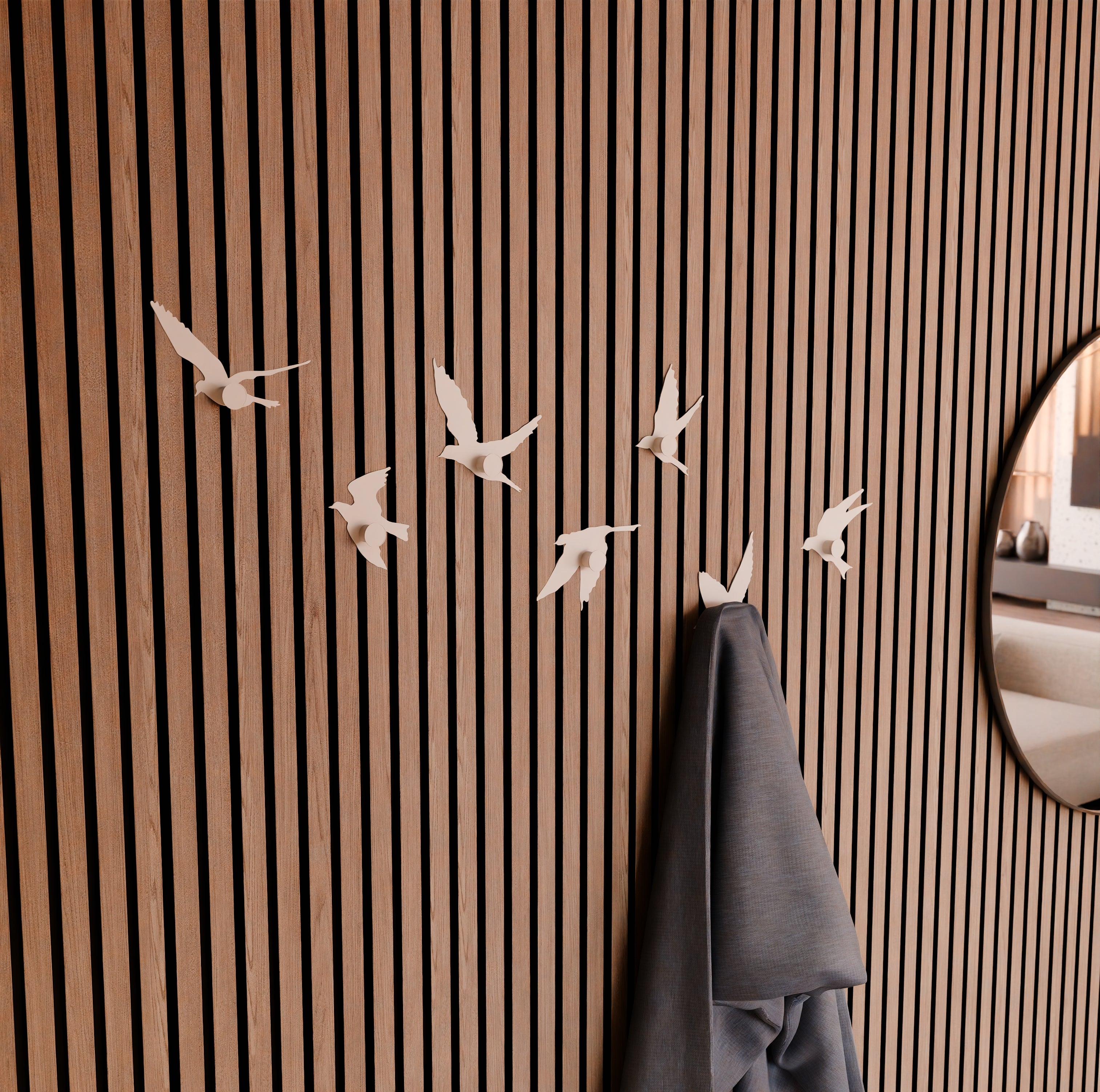 Vogelförmiger Kleiderhaken für Akustikplatten – Montage mit Wandclip